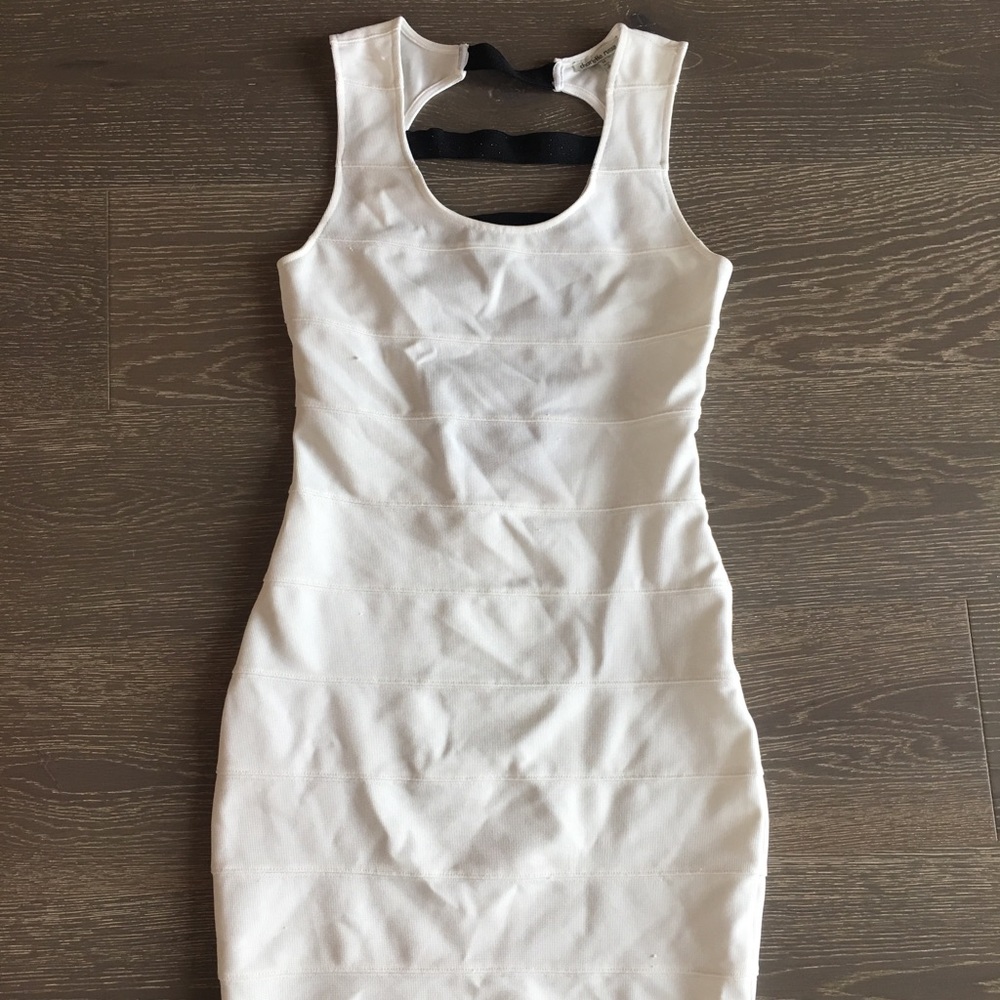 White bodycon dress